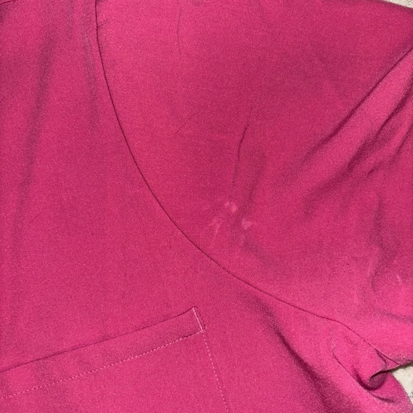 Figs womens pink 1 pocket scrub top - Picture 2 of 4